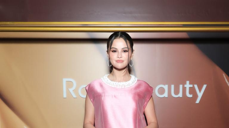 Η Σελένα Γκόμεζ στην παρουσίαση του Rare Beauty/Φωτογραφία Getty Images 