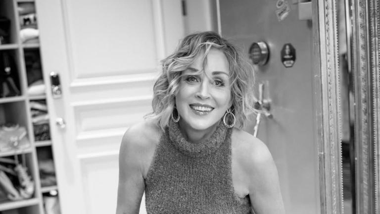 Η Σάρον Στόουν αποκαλύπτει το καλύτερο φιλί στο Χόλιγουντ 