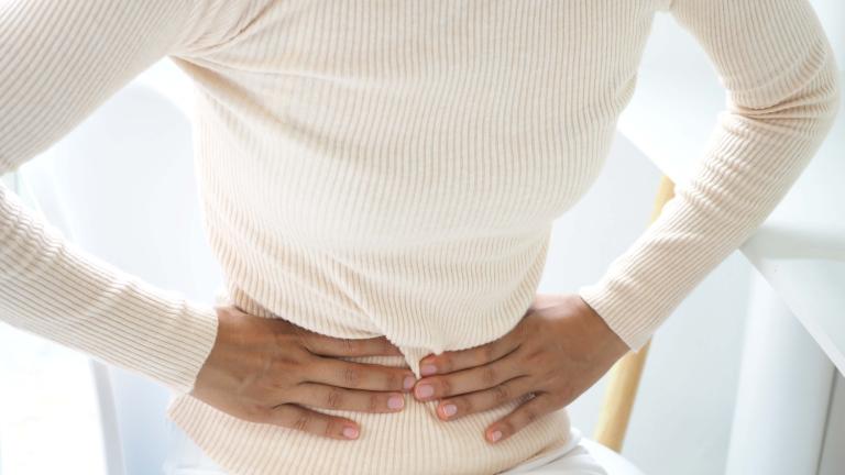 Σύνδρομο ευερέθιστου εντέρου: Γιατί επηρεάζει περισσότερο τις γυναίκες -Ο γαστρεντερολόγος Γεώργιος Κατσώρας εξηγεί