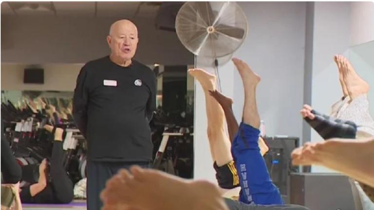 Δάσκαλος γιόγκα - Φωτογραφία: CBS 