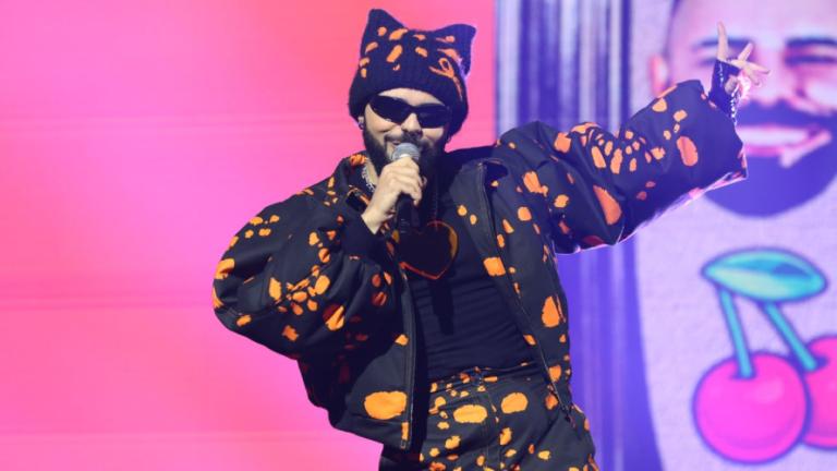 Ο Ακύλας τραγουδάει στη Eurovision