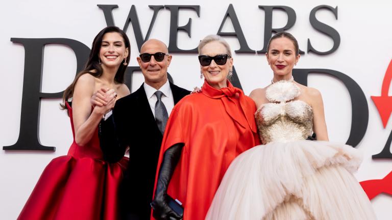 «Ο Διάβολος φοράει Prada 2»: Η νέα ταινία γίνεται ένα επικαλυμμένο σχόλιο για τη λαμπερή βιομηχανία των media