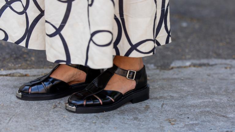 Fisherman sandals: Τα παπούτσια που παίρνουν τη θέση των loafers το καλοκαίρι