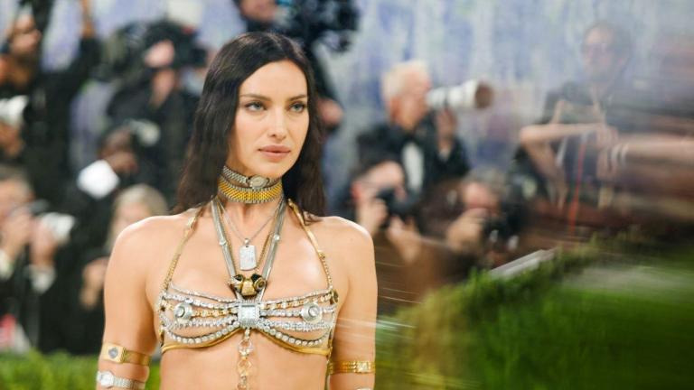 Η Ιρίνα Σάγιακ στο Met Gala 2026