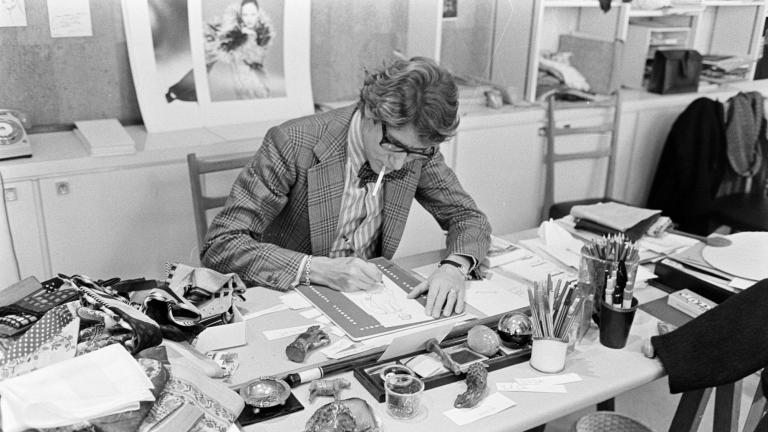 Yves Saint Laurent: Ο σχεδιαστής που μετέτρεψε την τέχνη σε μόδα