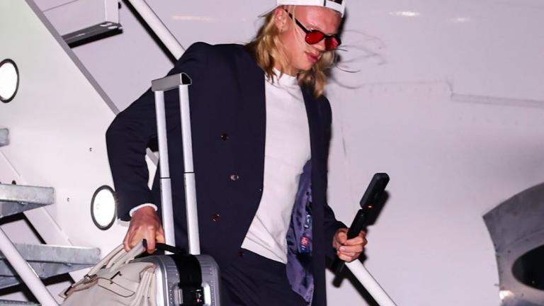 Ο Έρλινγκ Χάλαντ με την τσάντα Hermès