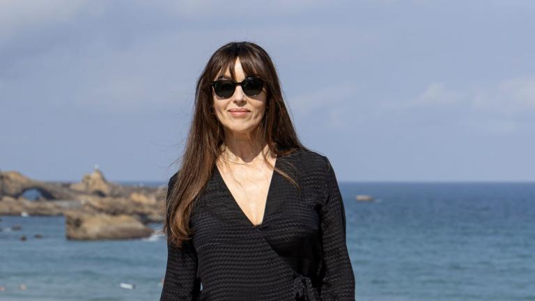 H Μόνικα Μπελούτσι με total black εμφάνιση