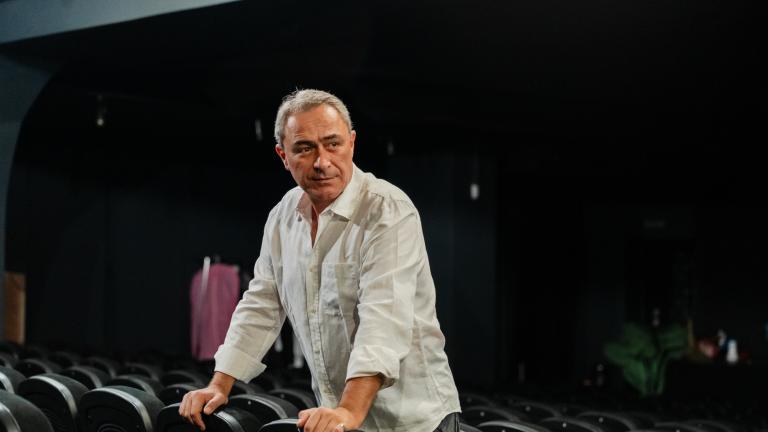  Θανάσης Κουρλαμπάς: «Το θέατρο ήταν, είναι και θα παραμείνει μπουλούκι»