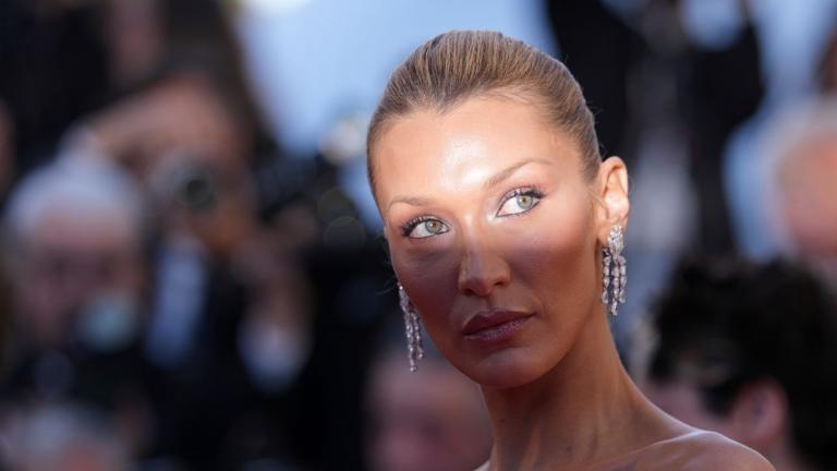 Bella Hadid σε εκδήλωση κοντινή λήψη