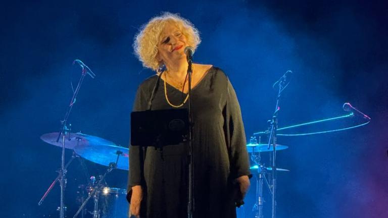 Attica Roots Festival: Η Μάρθα Φριντζήλα χάρισε στο κοινό στην Ελευσίνα μια μουσική εμπειρία ανεκτίμητης αξίας 