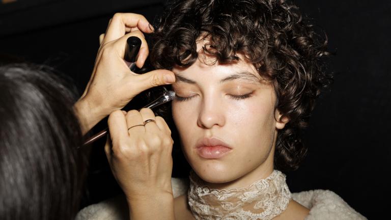 Το «watercolor makeup» είναι η πιο δροσερή τάση ομορφιάς -Χαρίζει φωτεινή και φρέσκια επιδερμίδα