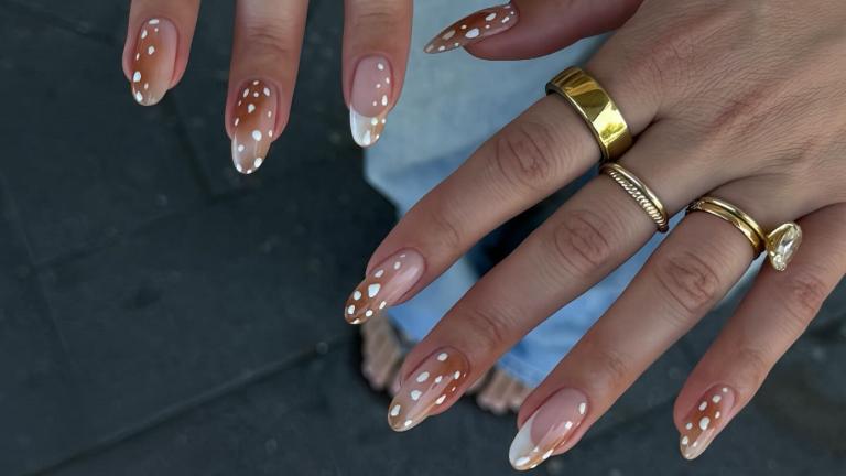 Deer nail print Φωτογραφία/ IG: @maniq.studio