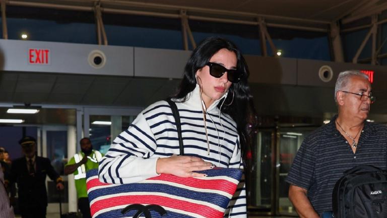 Η Dua Lipa στο αεροδρόμιο JFK /Φωτογραφία: profimedia