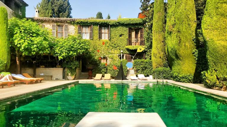 La Colombe d'Or: Το πανδοχείο της νότιας Γαλλίας που έγινε σπίτι του Πικάσο, του Ματίς και του Σαγκάλ