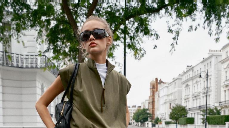 Το μονόχρωμο σετ από τα Zara που θα φοράς ξανά και ξανά