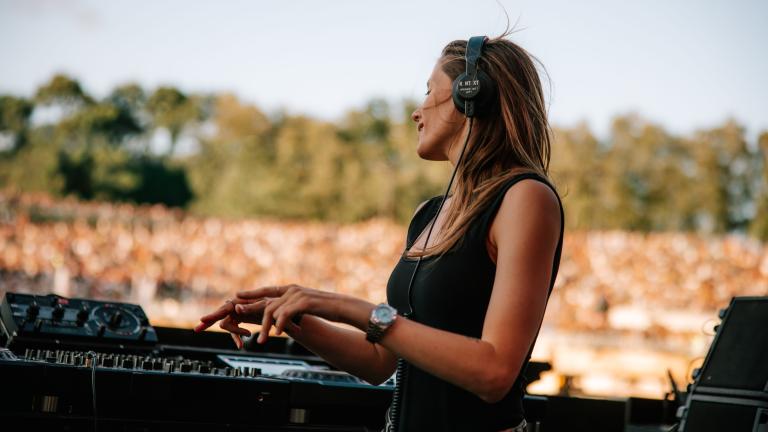 Η TUDOR υποδέχεται τη Charlotte de Witte -Η διάσημη DJ ενώνει τις δυνάμεις της με τον ελβετικό οίκο ρολογιών