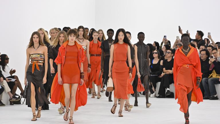 Εβδομάδα Μόδας Παρισιού SS’27: Χρώμα σε Hermès και Givenchy, γήινοι τόνοι στη Victoria Beckham