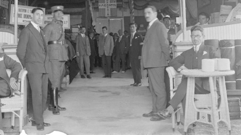 Η Βιομηχανία υφασμάτων των Αδελφών Ρετσίνα  | 0 bovary.gr