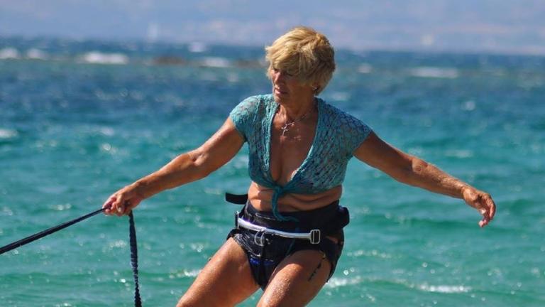 H 81χρονη windsurfer από την Κεφαλονιά Αναστασία, Φωτογραφία: instagram/anastasia_windsurfer 