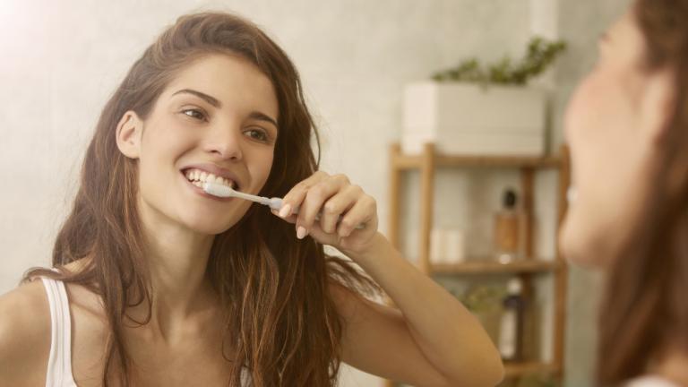 Υγιή δόντια, Φωτογραφία: Shutterstock/By Ollyy