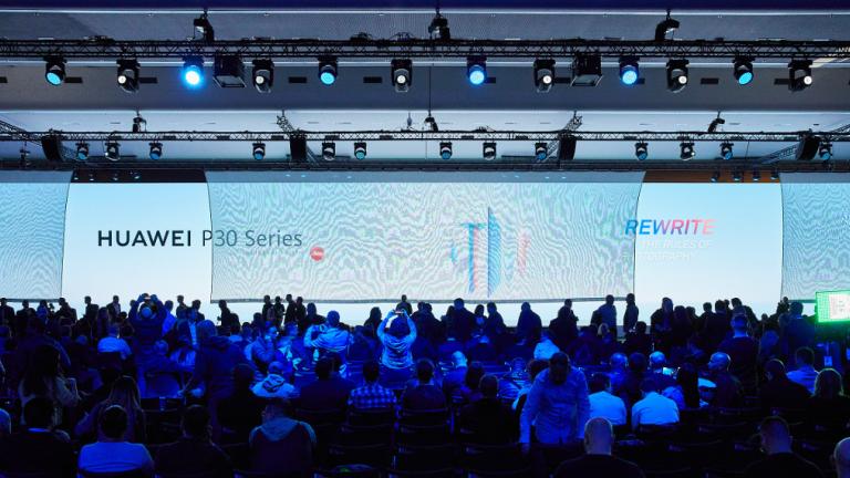 Παρουσιάστηκε στο Παρίσι το Huawei P30 -Mε τέσσερις πανίσχυρες κάμερες θα μπορείς να φωτογραφίσεις ακόμα και το φεγγάρι  | 0 bovary.gr