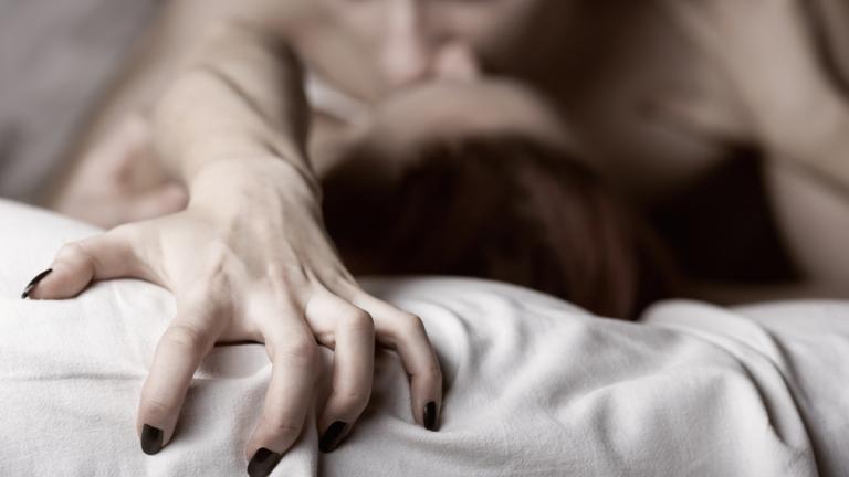 Μήπως έχεις εθισμό στο σεξ;  Πώς να το καταλάβεις και πώς να το αντιμετωπίσεις | 0 bovary.gr