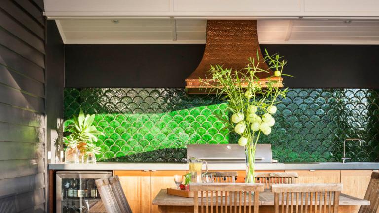 Λέπια -Το εντυπωσιακό μοτίβο που «ντύνει» τις επιφάνειες του σπιτιού | 0 bovary.gr