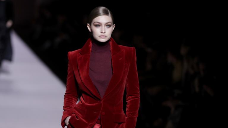 H Τζίτζι Χαντίντ στο fashion show του Tom Ford, Φωτογραφία: ΑP images/Julio Cortez