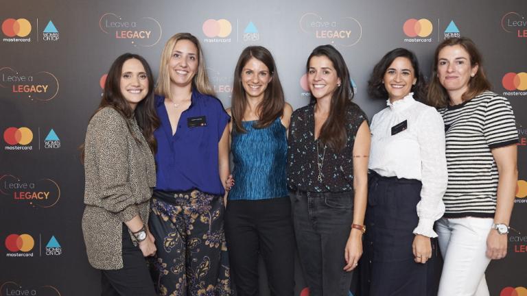5. Η Λ. Παπαϊωάννου με την ομάδα της Mastercard & του WomanOnTop