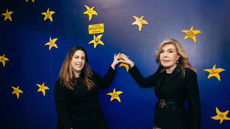 Η Μαίρη Κατράντζου επισκέφθηκε την Ογκολογική Μονάδα Παίδων  | 0 bovary.gr