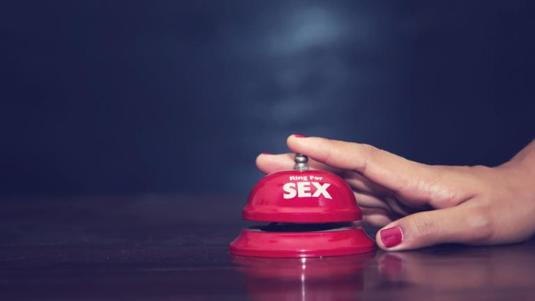 Ποιες ώρες, μέρες και μήνες κάνεις περισσότερο σεξ  | 0 bovary.gr