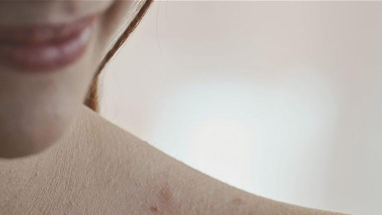 Η καμπάνια της La Roche-Posay για τo ευαίσθητο δέρμα | 0 bovary.gr