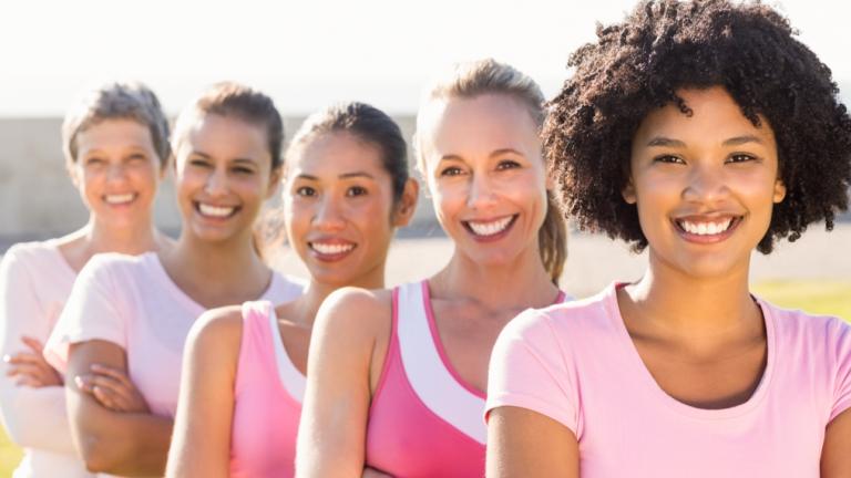 Χαμογελαστά κορίτσια/ Shutterstock