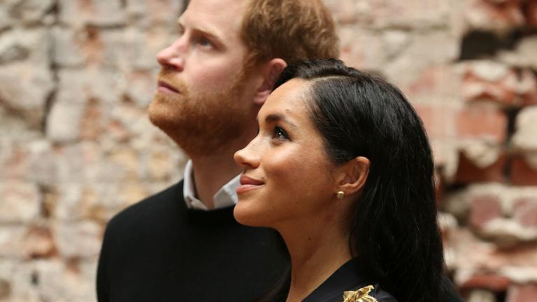 Όταν η Μέγκαν Μαρκλ έγραψε ενθαρρυντικά μηνύματα για τις γυναίκες πάνω σε μπανάνες -Το βίντεο που δημοσίευσε το Παλάτι | 0 bovary.gr