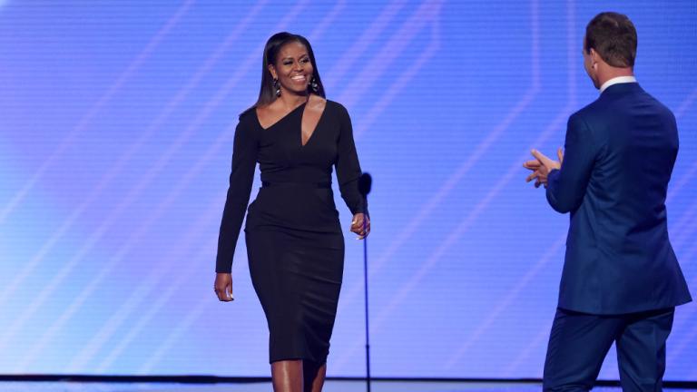 Γιατί όλοι μιλάνε γι' αυτό το μαύρο φόρεμα της Μισέλ Ομπάμα; | 0 bovary.gr