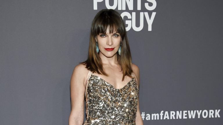 Η Μίλα Γιόβοβιτς στο AmfAR Gala, Φωτογραφία: ΑP images/Evan Agostini