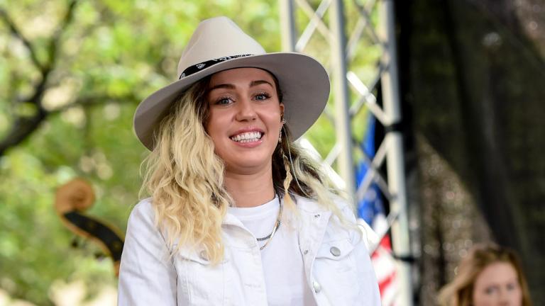 O αδελφός της Miley Cyrus έκανε το ντεμπούτο του στην πασαρέλα  | 0 bovary.gr