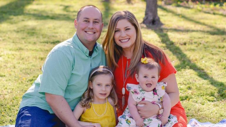 Μια ντροπιαστική στιγμή: Σεκιούριτι έκαναν επίπληξη σε μητέρα που θηλάζει το μωρό της [βίντεο] | 0 bovary.gr