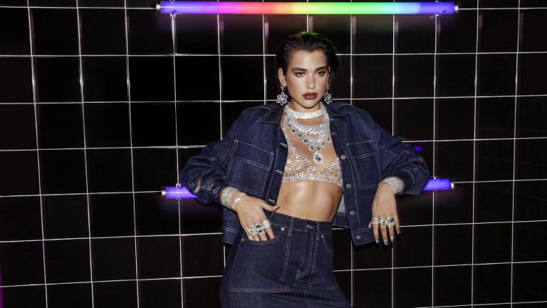 Η συλλογή που σχεδίασε η Dua Lipa για την Pepe jeans είναι ό,τι πιο hot αυτή τη στιγμή -Και τα κομμάτια ξεκινούν από 30 ευρώ | 0 bovary.gr