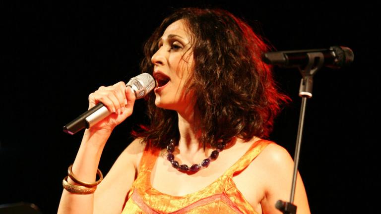 Ελένη Πέτα: Σπάνια δημόσια εμφάνιση για την τραγουδίστρια των 90s | 0 bovary.gr