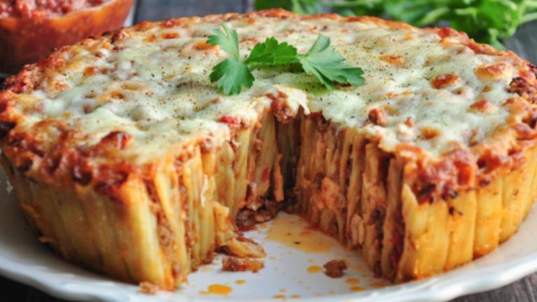 «Πίτα ριγκατόνι»: Μακαρόνια με κιμά που εντυπωσιάζουν μικρούς και μεγάλους [βίντεο] | 0 bovary.gr