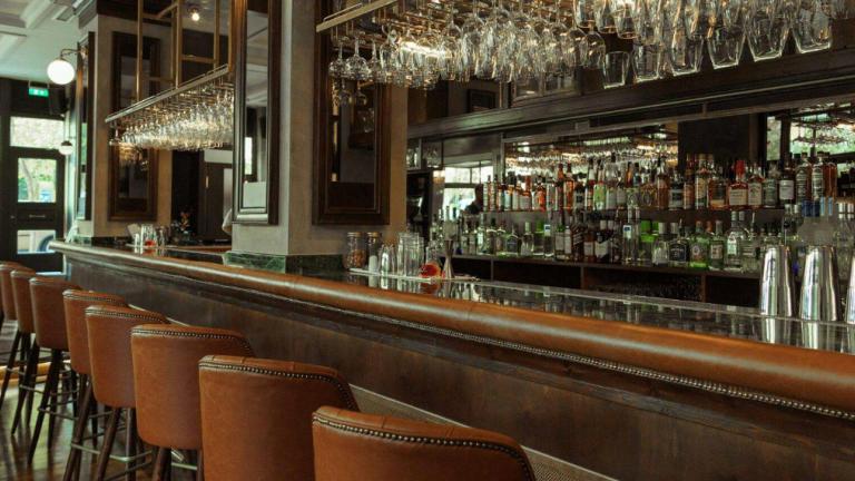 Quartier d'Athènes: To ολοκαίνουριο, vintage καφέ-μπιστρό στο κέντρο με άρωμα παλιάς Aθήνας | 0 bovary.gr