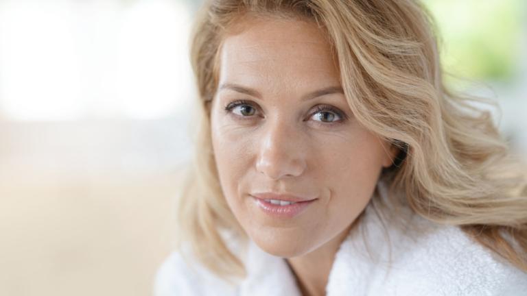 Χαμογελαστή Γυναίκα/Shutterstock