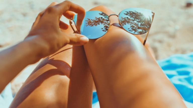 Μαυρισμένα πόδια/Shutterstock