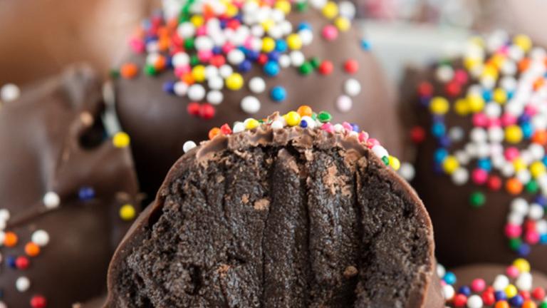 Συνταγή: Θεϊκά τρουφάκια με 3 υλικά -Με nutella, λιώνουν στο στόμα  | 0 bovary.gr