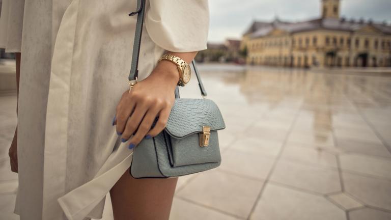 Οι τσάντες που θα κρατάμε στις βραδινές καλοκαιρινές εξόδους μας | 0 bovary.gr