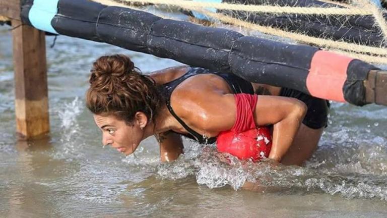 Αυτή είναι η αδελφή της Ευρυδίκης Βαλαβάνη -Μοιάζουν πολύ [εικόνα]  | 0 bovary.gr