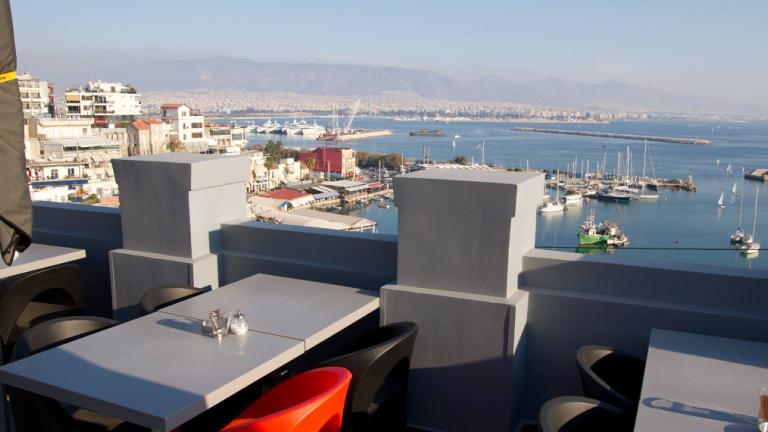 Adonis Restaurant Cafe/ Facebook