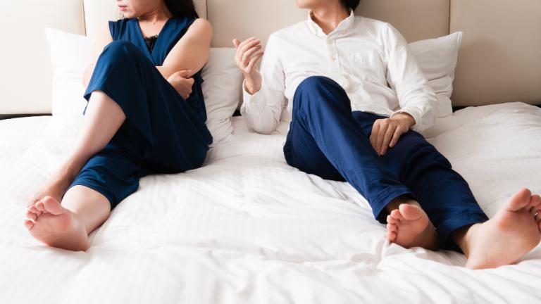 5 πράγματα που ξενερώνουν τους άντρες (αλλά εσύ νομίζεις ότι τους εντυπωσιάζουν) | 0 bovary.gr