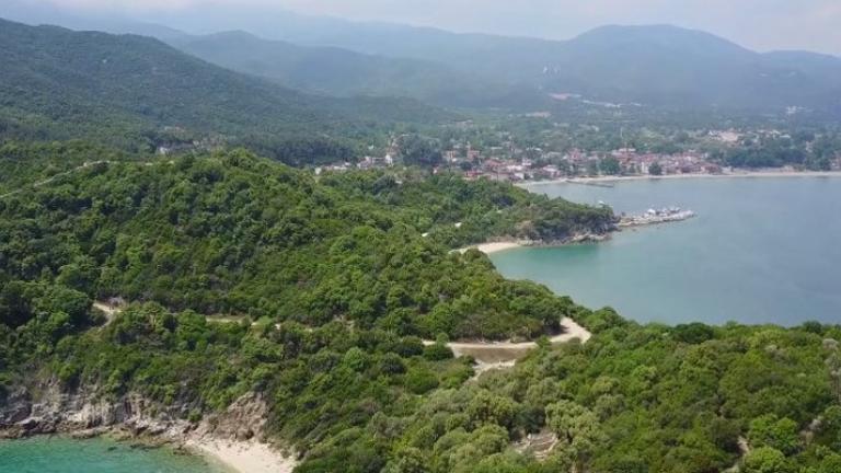 Χαλκιδική -Η καταπράσινη περιοχή γύρω από το όρος Αθως από ψηλά | 0 bovary.gr